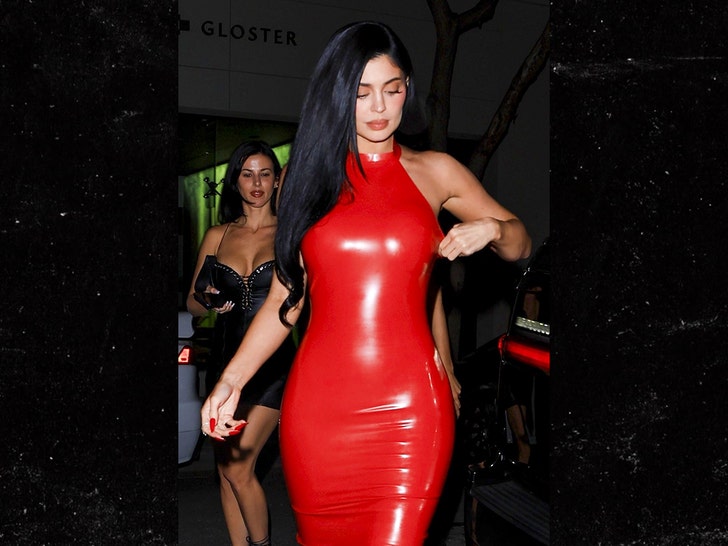 Kylie-Jenner-backgrid-1