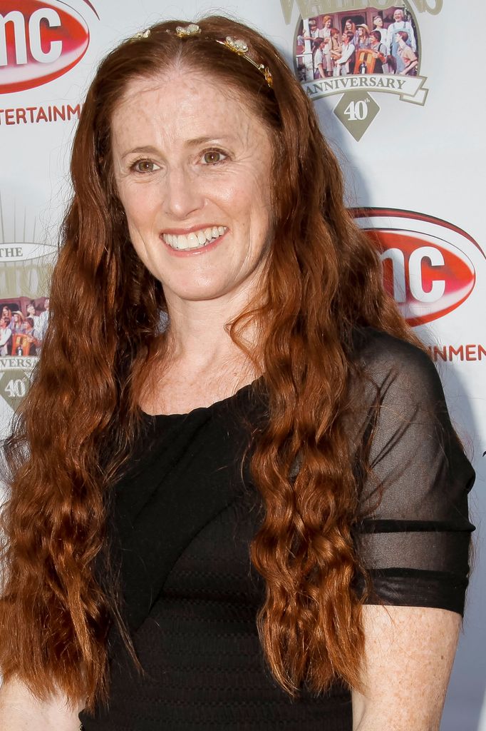 Kami Cotler as Elizabeth Walton