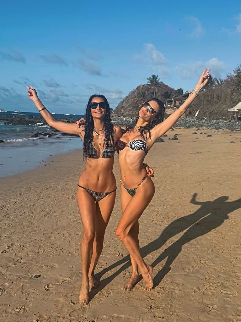 alessandra ambrosio and friend beach