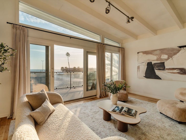 jeanie buss and trolleyway home 1