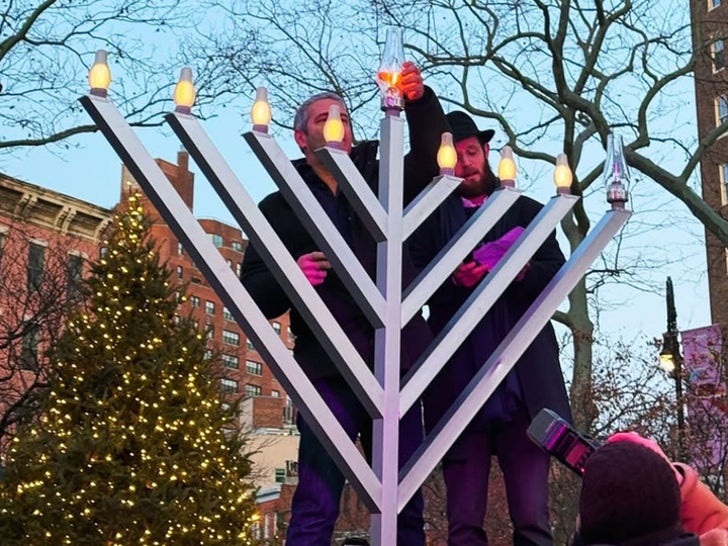 1215-stars-celebrating-hanukkah-sub1_720