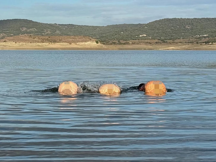 maisie williams insta sub 3 blur