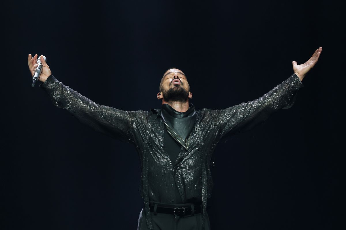 Ricky Martin Rings in the New Year with His Kids in the French Alps