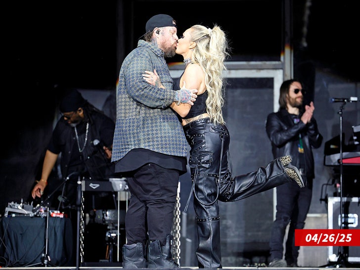 bunnie xo jelly roll sub getty swipe 2