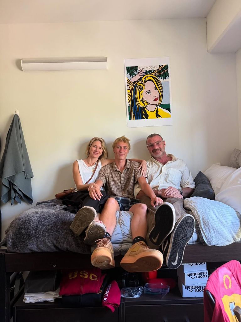 naomi watts liev schreiber sasha college