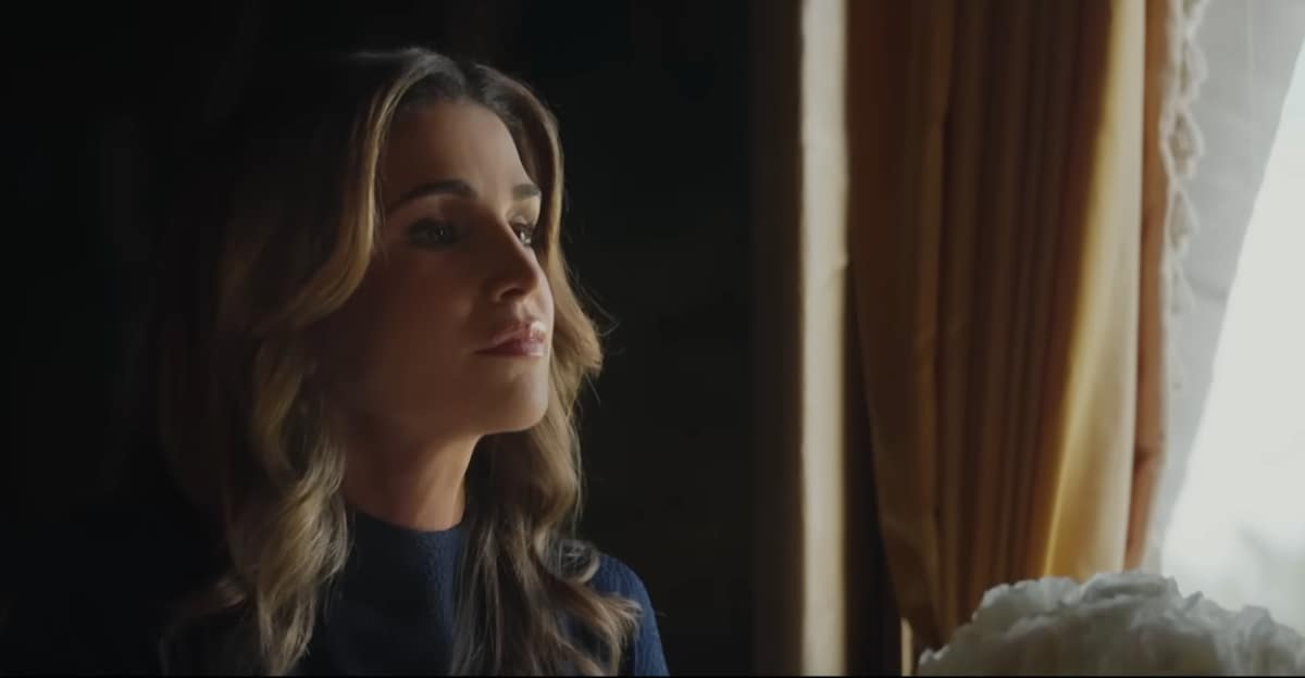 Queen Rania’s appearance in the documentary reflects a long-standing relationship between the two women. 