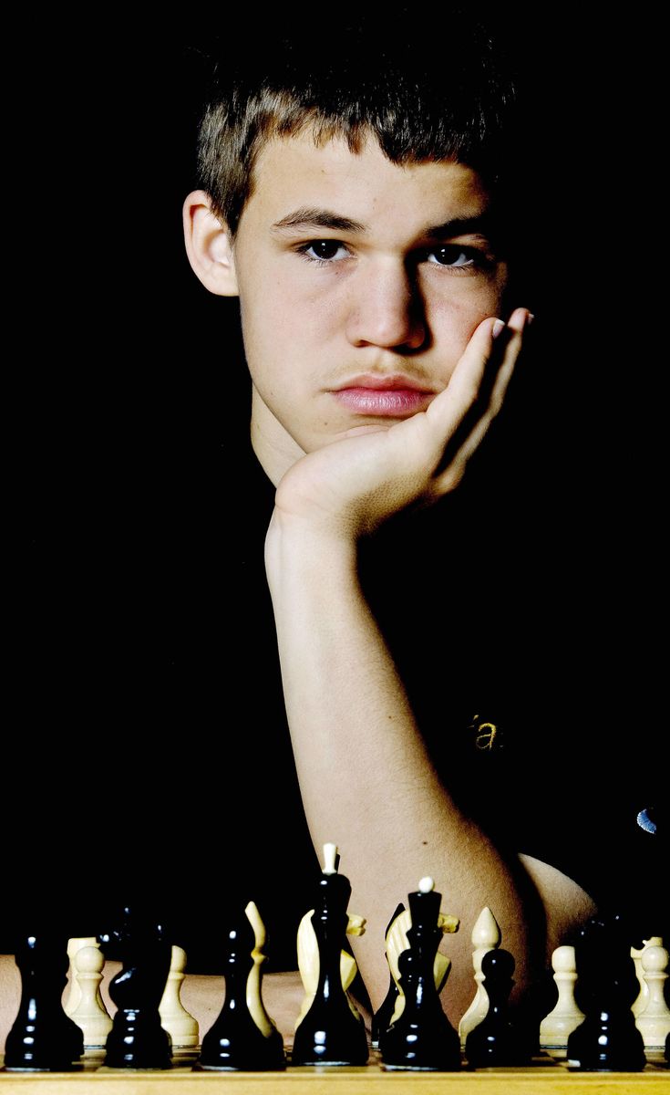 Carlsen Wins 2025 World Blitz After Hollywood-Style Drama

