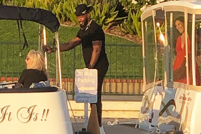 Jamie Foxx and Kristin Grannis enjoy a romantic boat ride