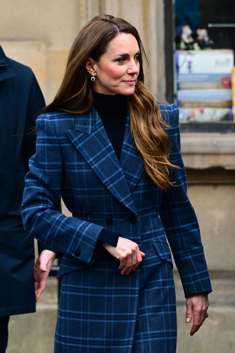 For much of her early royal life, Kate’s approach to fashion was understated. That changed gradually, culminating in a subtle but unmistakable shift.
