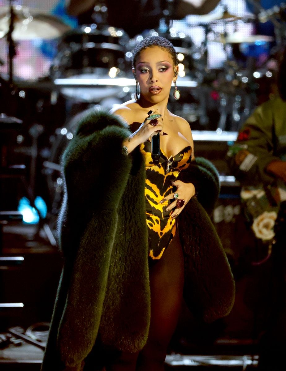  Doja Cat performs onstage during the 2025 Rock & Roll Hall of Fame Induction Ceremony.