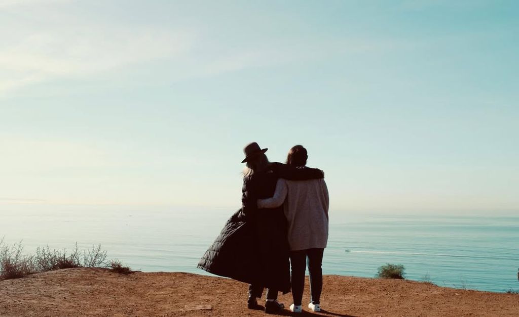 dexter diane keaton hugging