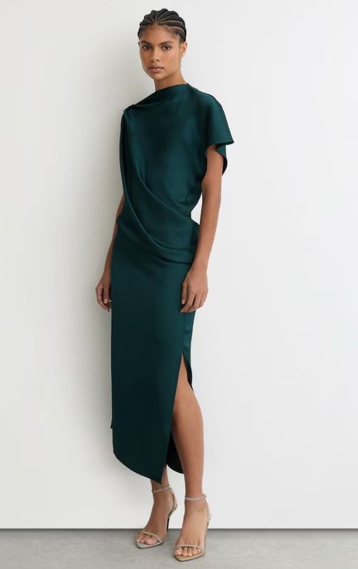 The 'Kenzie' gown by Reiss looks very like Tana's VB dress