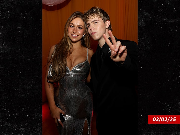 tate mcrae kid laroi sub getty swipe 2