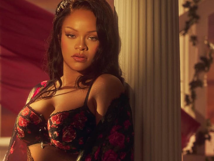 0106-Rihanna-Red-Fenty-SUB-2