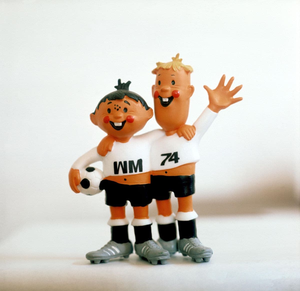 1974 West Germany: Tip and Tap Emphasize Unity