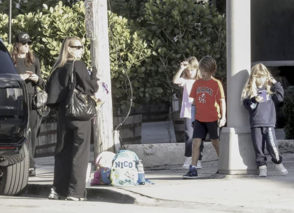 Kournikova was accompanied by three of her kids