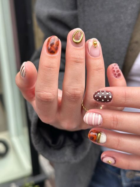 mix and match gold nails by @laktalk on Instagram