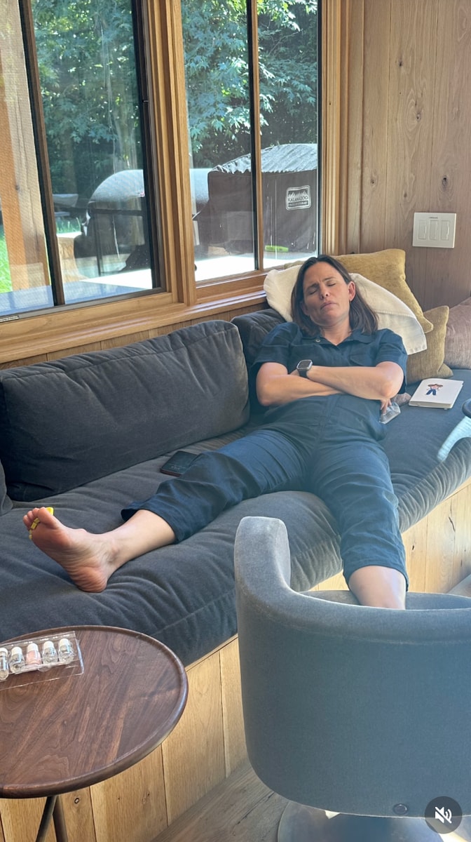 Jennifer Garner’s joining the “imperfect photo” trend is the most relatable thing you’ll ever see