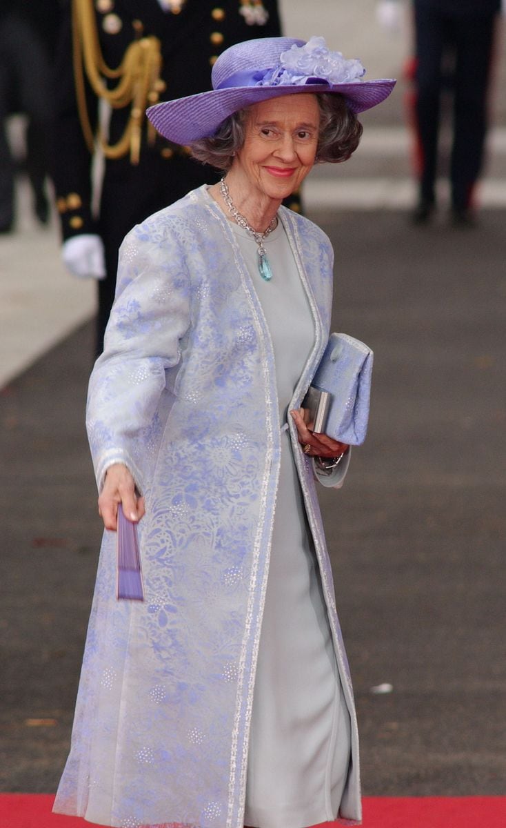Queen Fabiola of Belgium arrives to attend the wedding between Felipe de Bourbon and Letizia Ortiz.