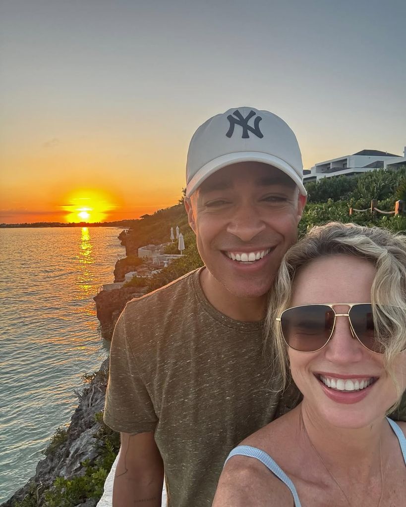 Amy Robach and T.J. Holmes take a selfie by the sunset