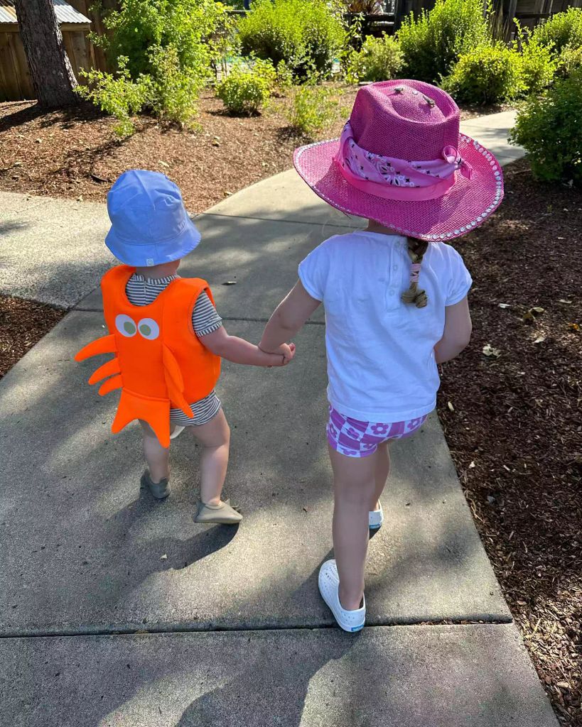 katherine schwarzenegger chris pratt kids holding hands