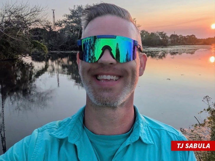 TJ Sabula sub swipe gofundme