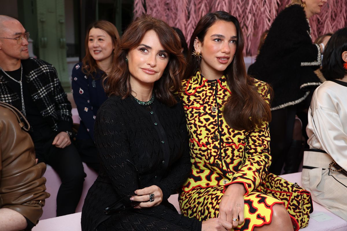 Penélope Cruz reunites with Dua Lipa at Chanel and impresses speaking fluent Italian