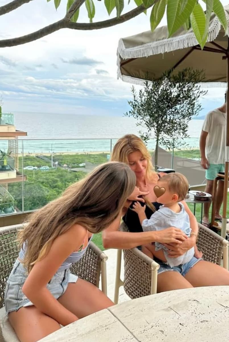 Gisele Bündchen doesn’t just glow on the runway, she also radiates at home with her family. 
