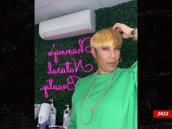 Elle Simone Scott insta 1