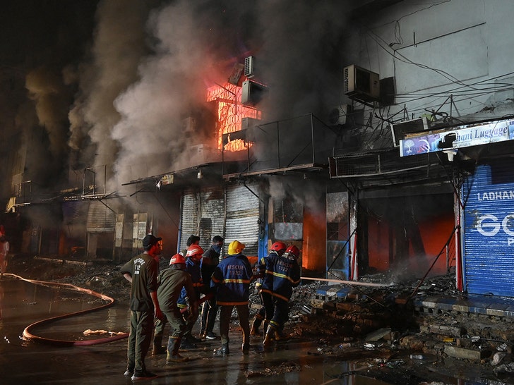Karachi,-Pakistan-fire-getty-3