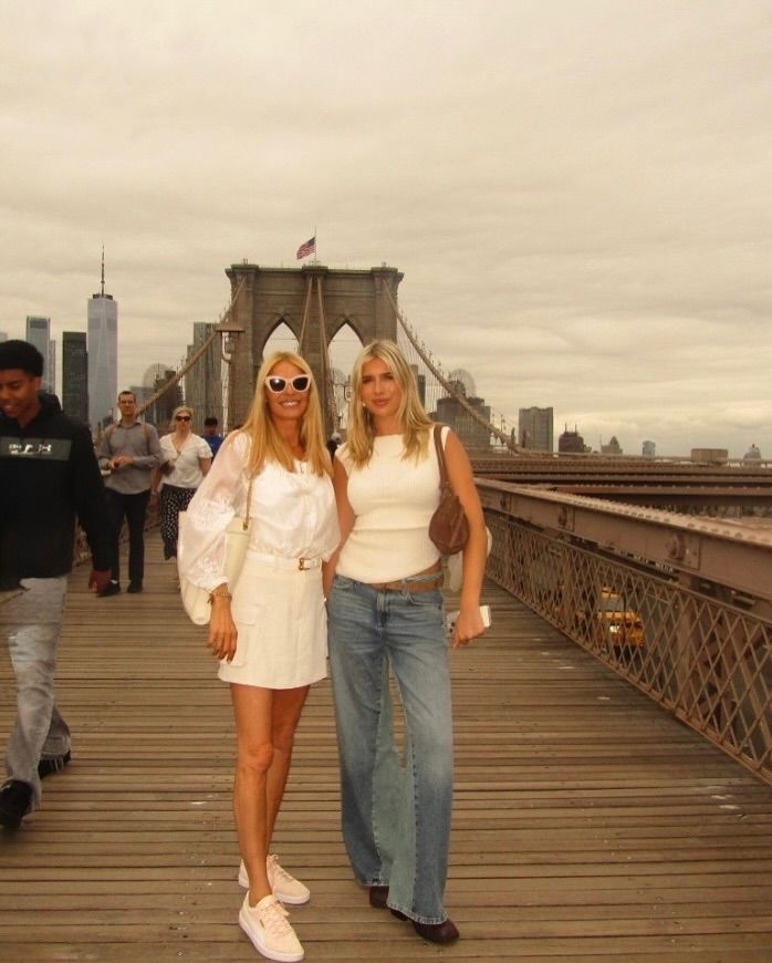 Tess with her lookalike daughter Phoebe Kay