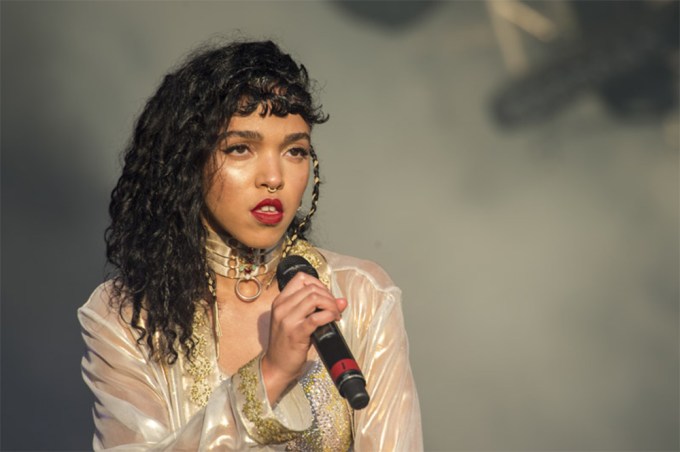 FKA Twigs Performing In Britain