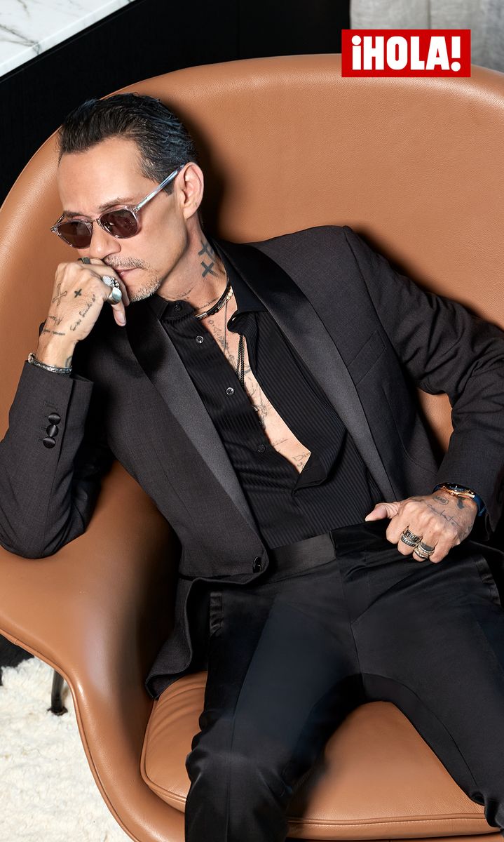 Photo: Jesús Cordero | Stylist: Irma Martínez | Makeup: Jamie Harper | Hair: Marcos Carrasquillo | Shirt: Tom Ford | Shoes: Tom Ford | Belt: Hermès | Watch: Bulova | Bracelets, Buck Palmer, and rings: The Room Concept Store, John Hardy, and Vania and David