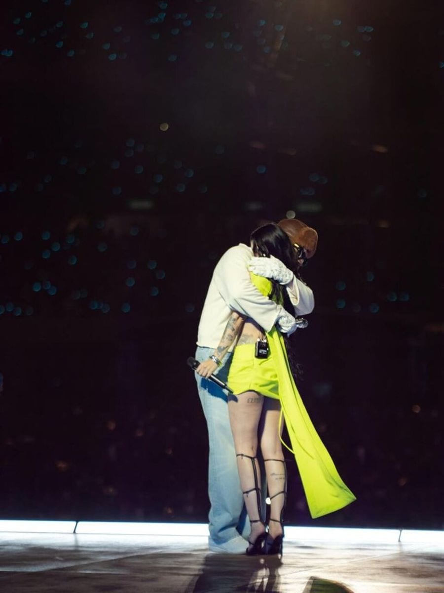 Bad Bunny and Cazzu reunite on stage, stirring nostalgia on Valentine’s Day