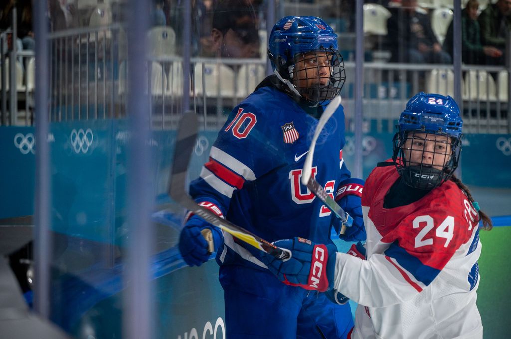 Edwards Laila (USA) and Cajanova Sara (CZE) participate in the Winter Olympic Games at the Milano Rho Ice Hockey Arena in Milano, Italy, on February 5, 2026