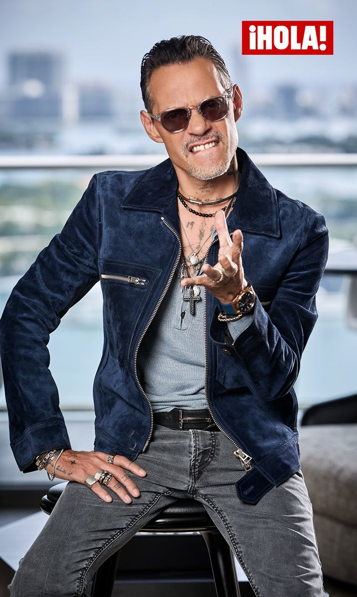 Photo: Jesús Cordero | Stylist: Irma Martínez | Makeup: Jamie Harper | Hair: Marcos Carrasquillo | Suit, shirt, and shoes: Tom Ford | Watch: Bulova | Bracelets: Buck Palmer | Rings: The Room Concept Store, John Hardy, and Vania and David | Pin: Maria Elena Head Pieces