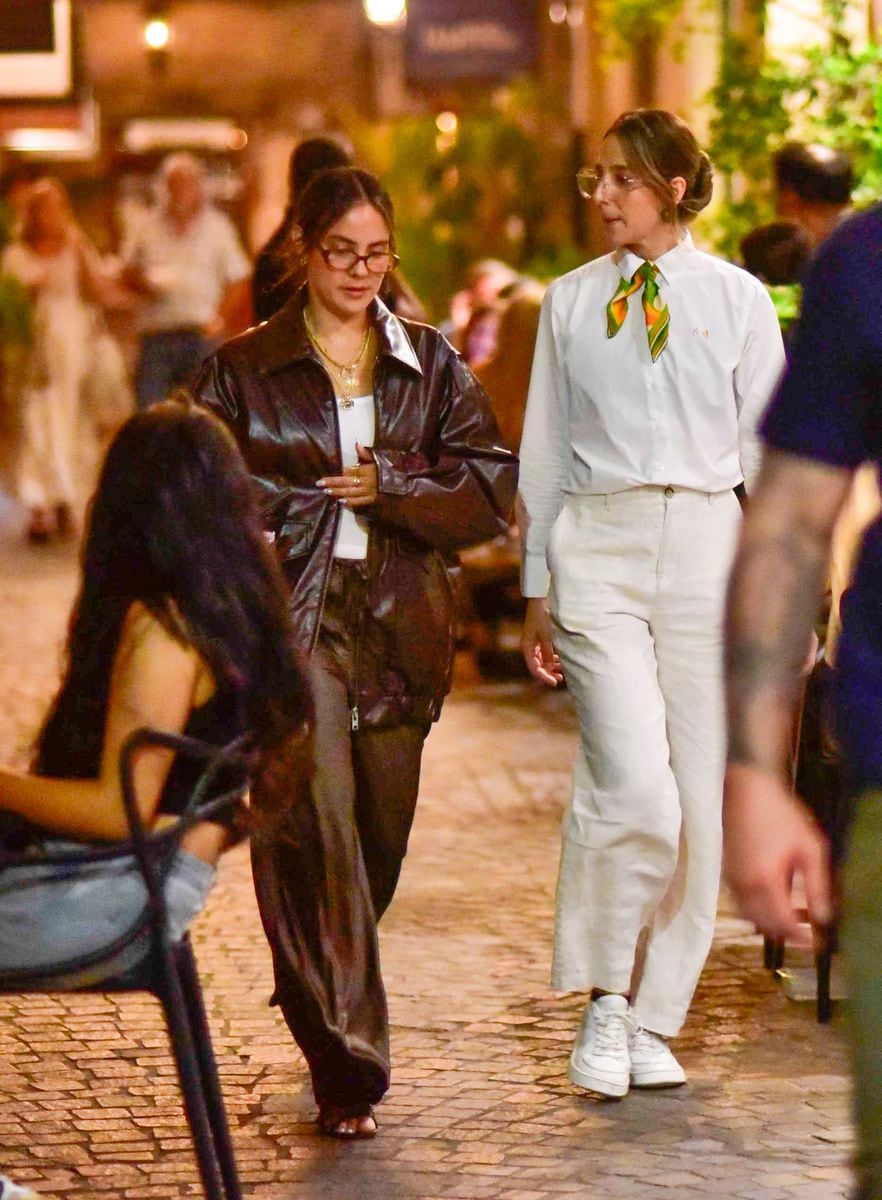 Bad Bunny took Gabriela for a romantic dinner, ahead of his upcoming concerts