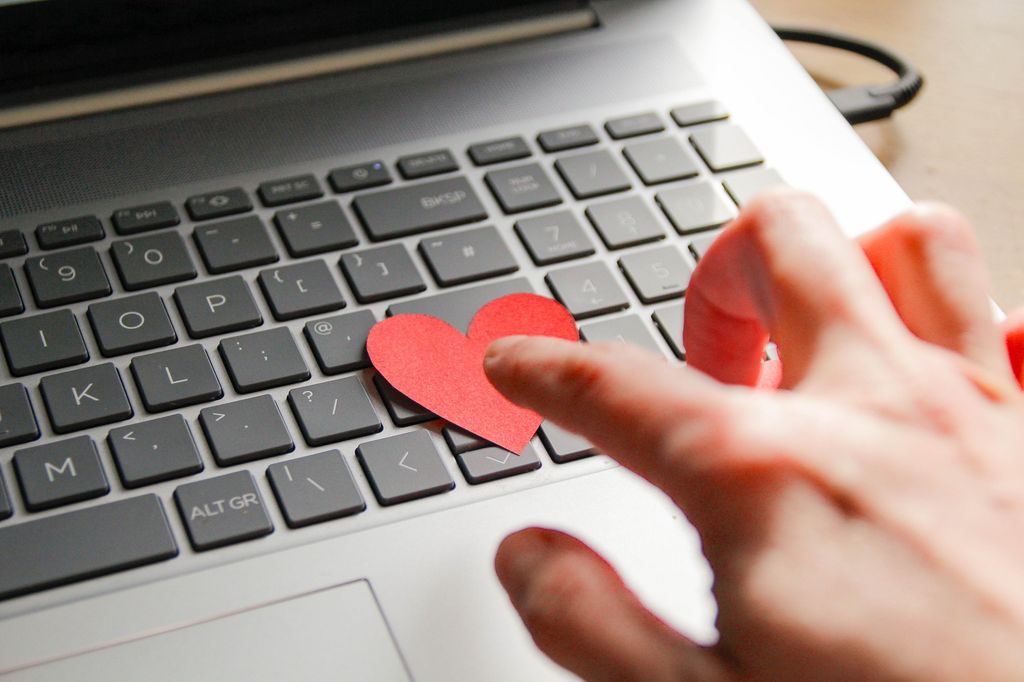 Online dating,  heart