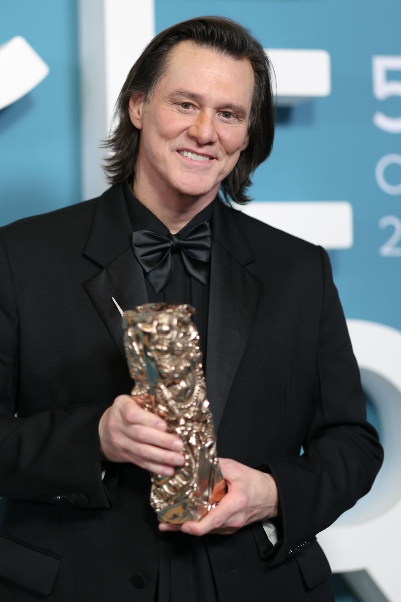 Jim Carrey has sparked a wave of reactions following his recent public appearance in Paris.