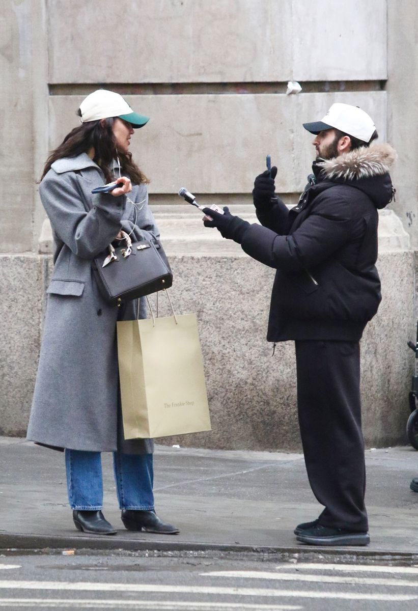 
Eiza Gonzalez gets stopped by famous TikToker, David Carmi, from 'What Makes You Confident?'