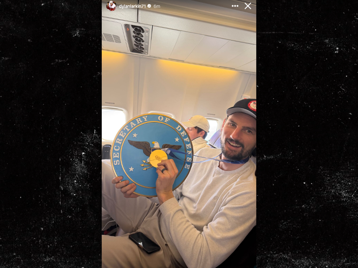 Dylan Larkin insta sub 