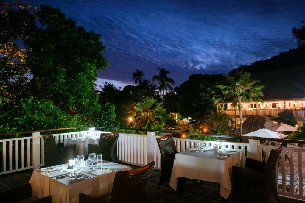 Treetops Restaurant malolo island resort