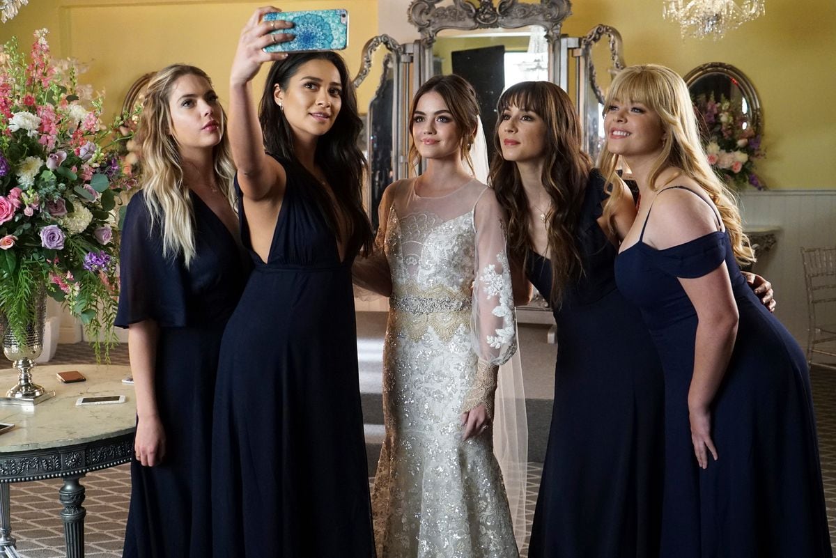 Lucy and her co-stars of 'Pretty Little Liars' on the episode titled:"Till Death Do Us  Part"