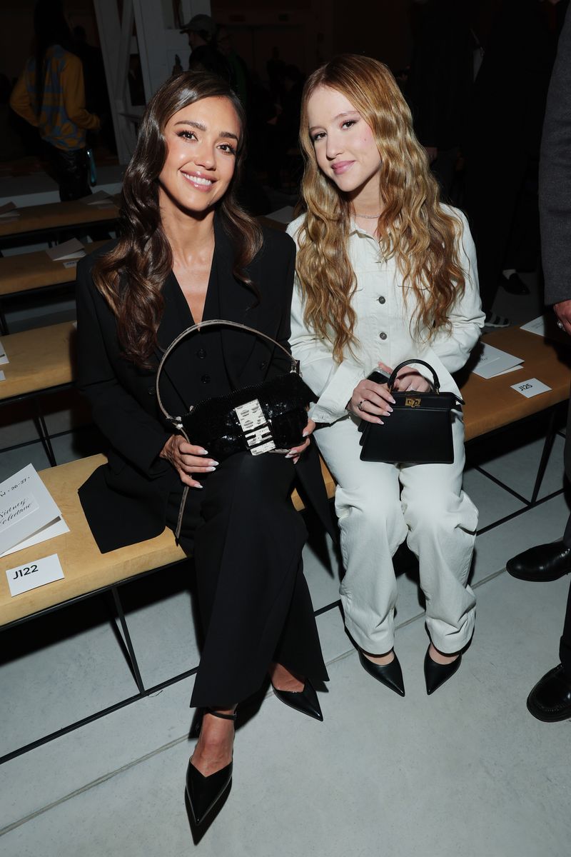 Haven currently wears her hair slightly lighter, while Jessica’s cut is subtly shorter.