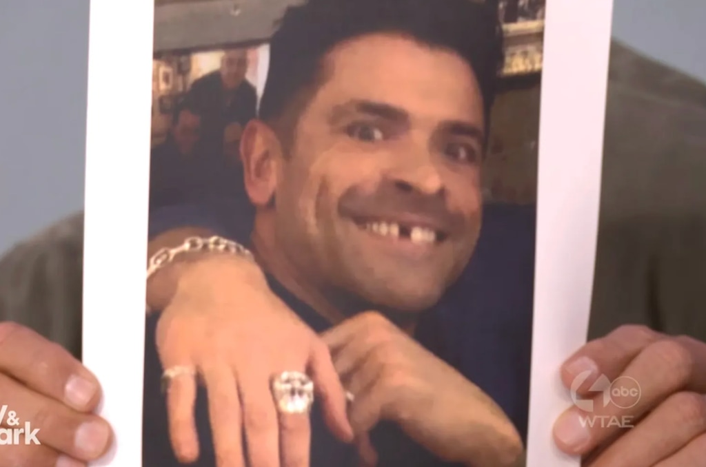 Mark Consuelos with a missing tooth
