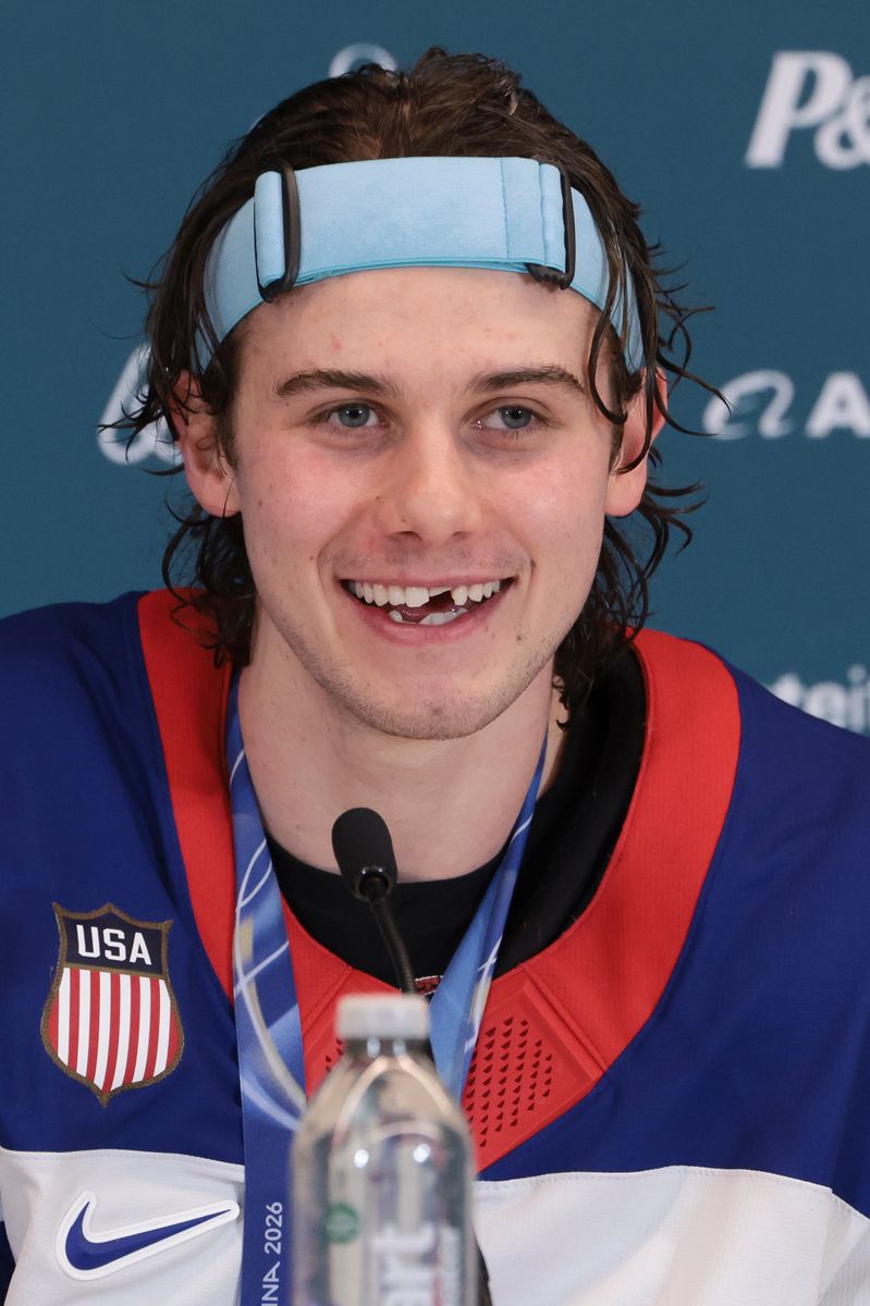 Canadian pop sensation Tate McRae and American NHL star Jack Hughes have sparked dating rumors that have fans glued to social media, piecing together clues from multiple sightings and subtle hints.