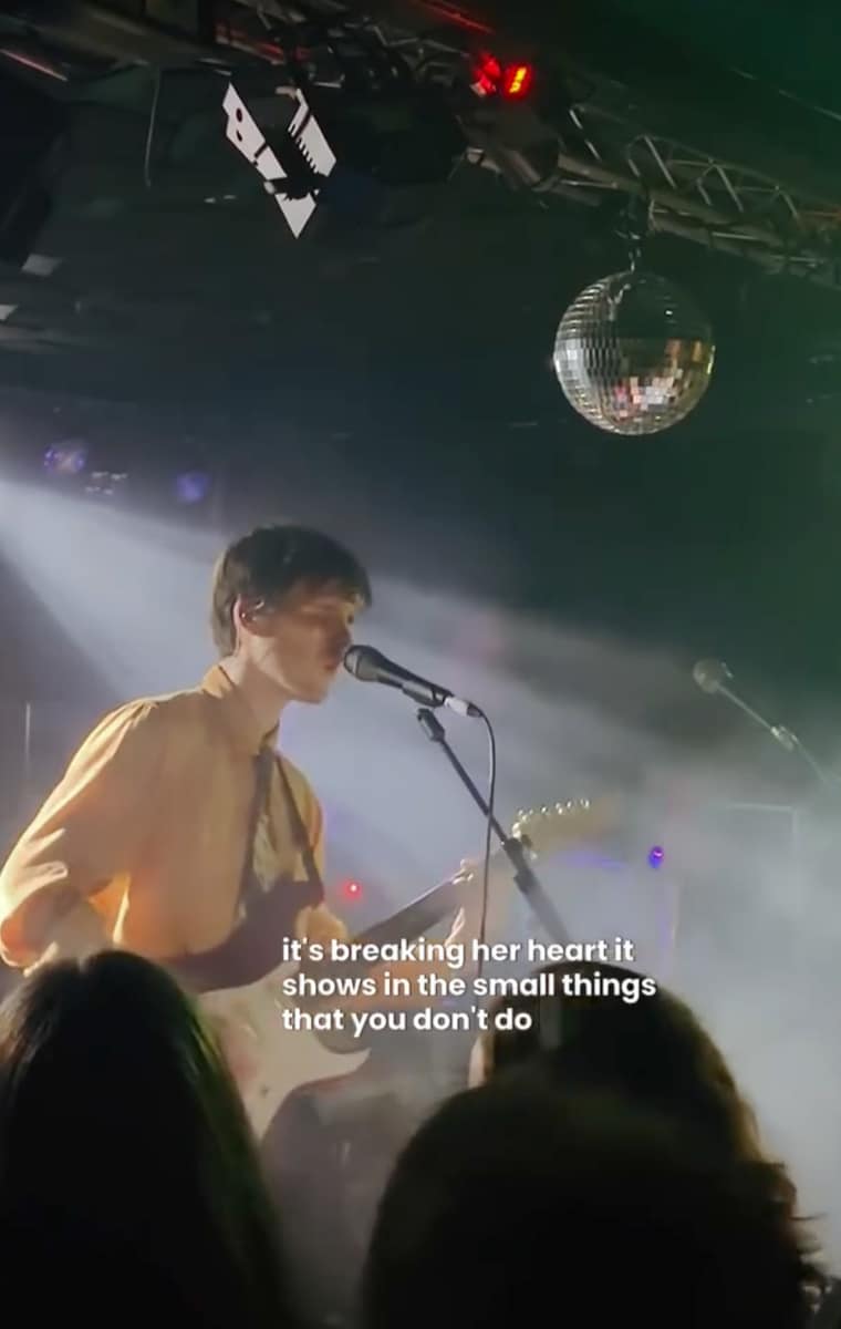 Cruz Beckham appeared visibly overcome as he delivered a heart-wrenching track reportedly aimed at his older brother, Brooklyn.