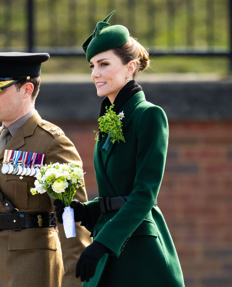 For the 2026 St. Patrick’s Day parade, the Princess of Wales, Catherine, Princess of Wales, delivered a masterclass in symbolic dressing, elegant, precise, and steeped in royal tradition. 