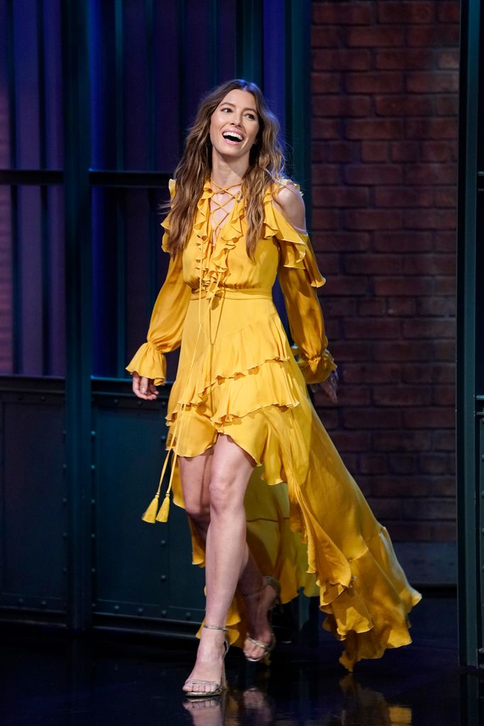 jessica biel yellow gown