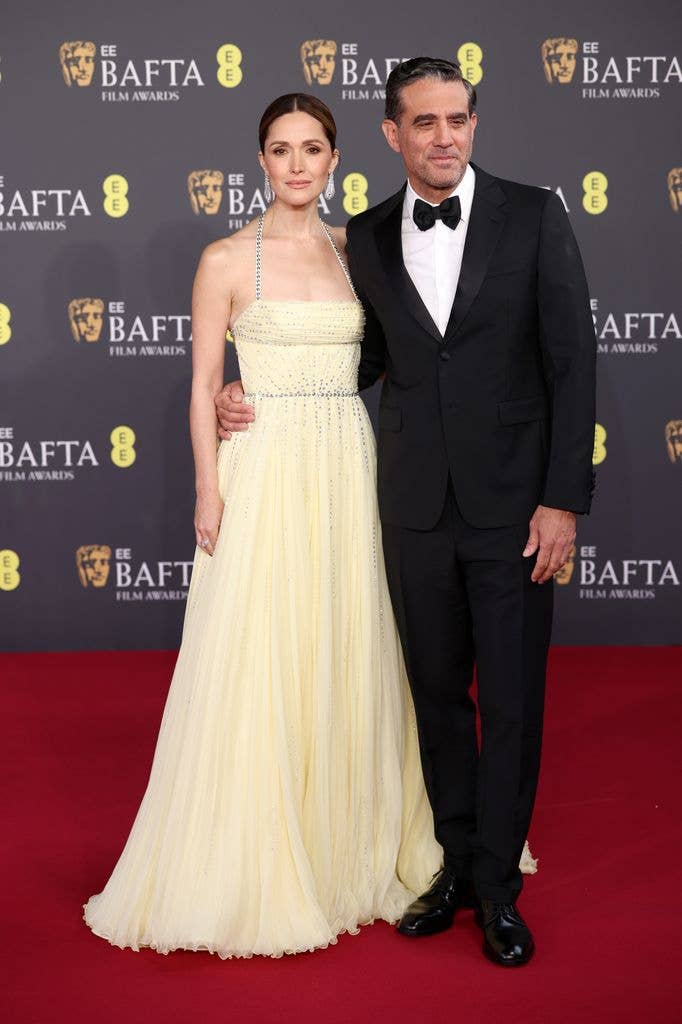  Rose Byrne and Bobby Cannavale attend the 2026 EE BAFTA Film Awards at The Royal Festival Hall on February 22, 2026 in London, England. (Photo by Neil Mockford/FilmMagic)